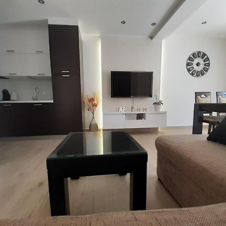 טרוגיר Apartment Lucky With Jacuzzi מראה חיצוני תמונה