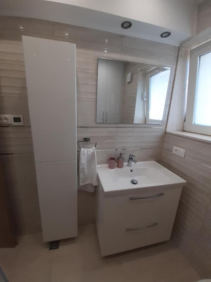 טרוגיר Apartment Lucky With Jacuzzi מראה חיצוני תמונה