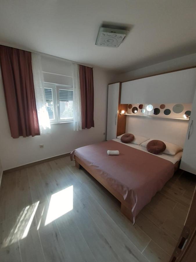 טרוגיר Apartment Lucky With Jacuzzi מראה חיצוני תמונה