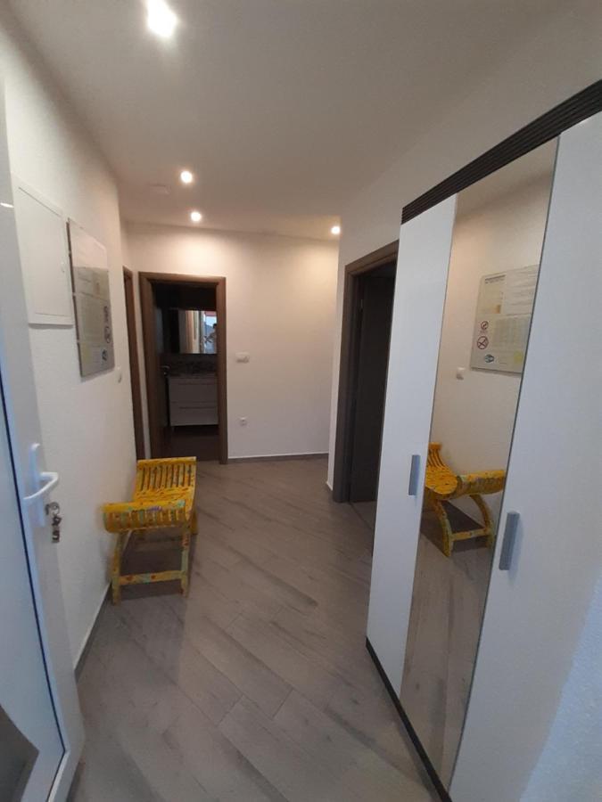 טרוגיר Apartment Lucky With Jacuzzi מראה חיצוני תמונה