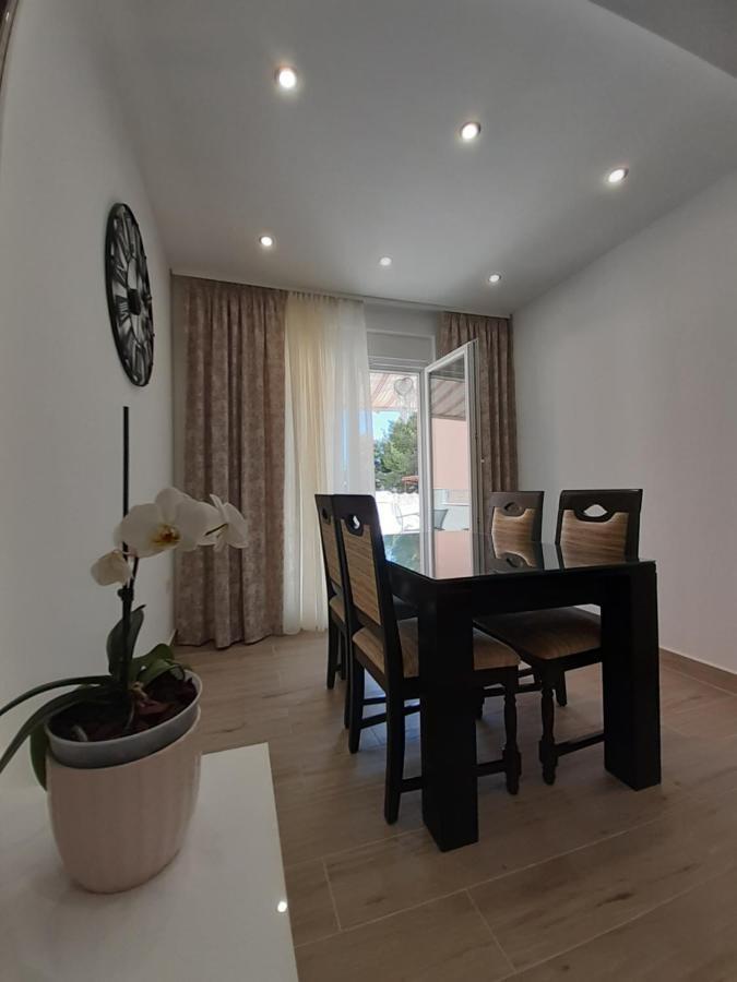 טרוגיר Apartment Lucky With Jacuzzi מראה חיצוני תמונה