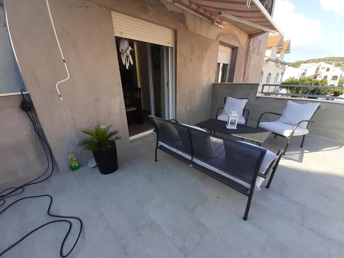 טרוגיר Apartment Lucky With Jacuzzi מראה חיצוני תמונה