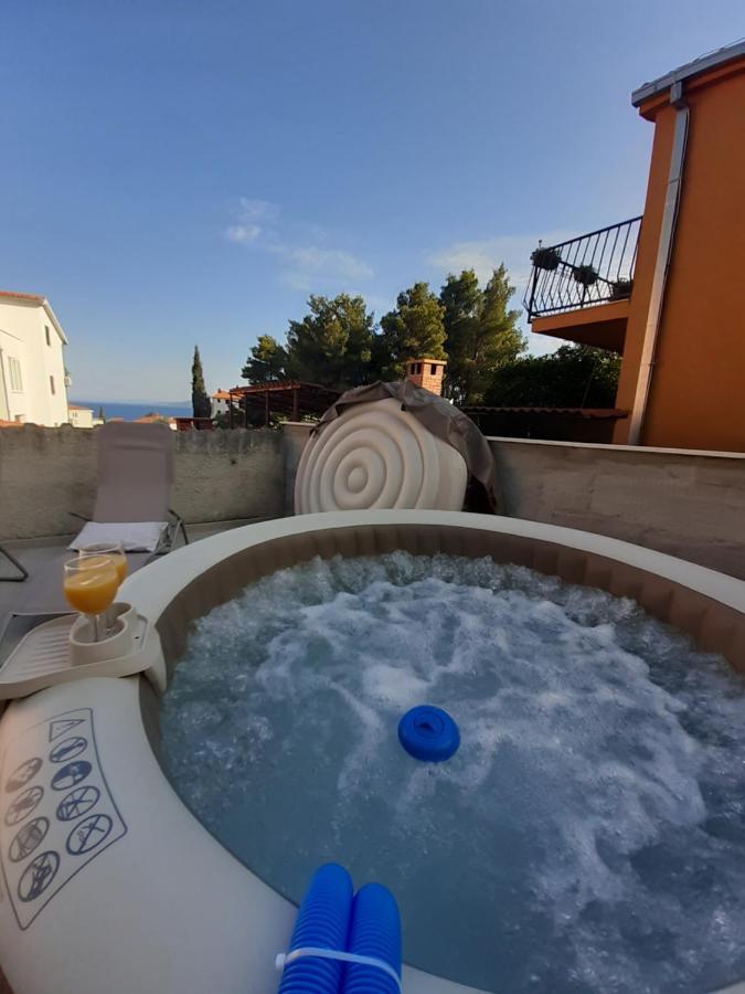 טרוגיר Apartment Lucky With Jacuzzi מראה חיצוני תמונה