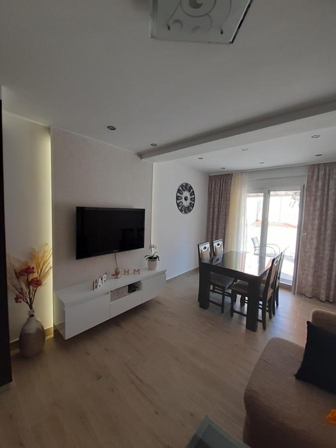 טרוגיר Apartment Lucky With Jacuzzi מראה חיצוני תמונה