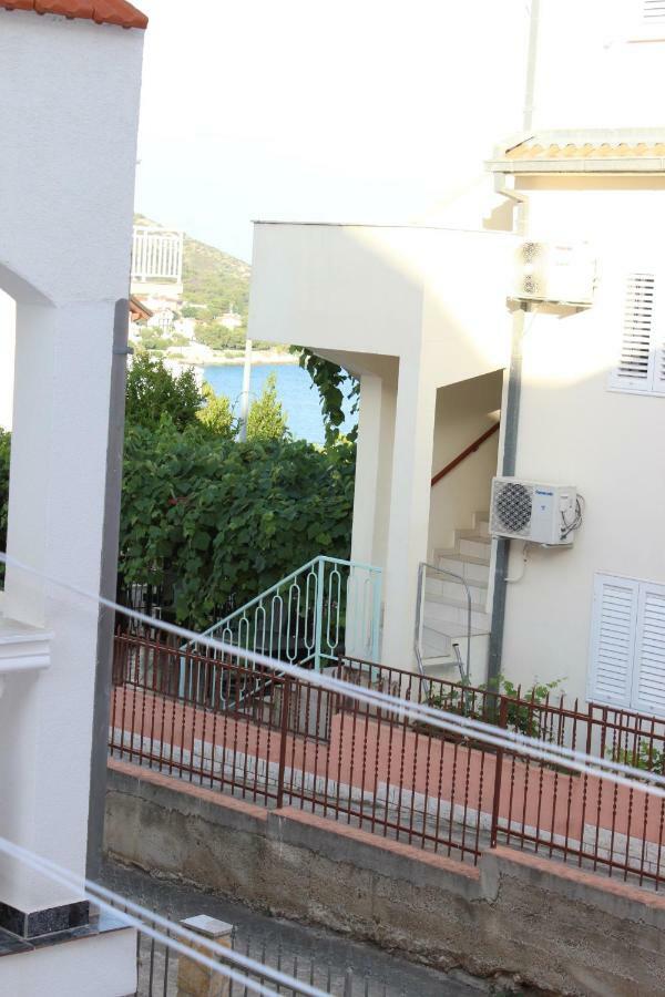 טרוגיר Apartment Lucky With Jacuzzi מראה חיצוני תמונה