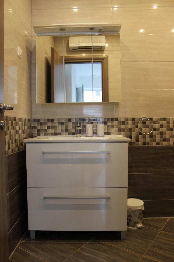 טרוגיר Apartment Lucky With Jacuzzi מראה חיצוני תמונה