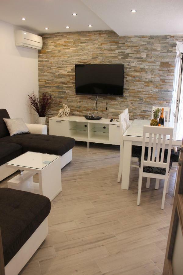 טרוגיר Apartment Lucky With Jacuzzi מראה חיצוני תמונה