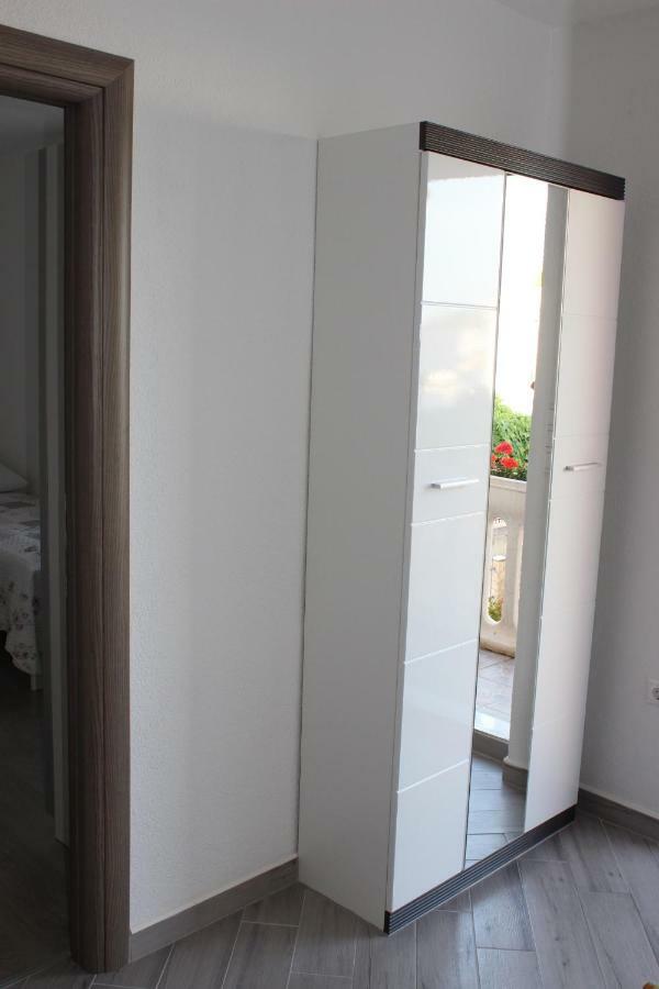 טרוגיר Apartment Lucky With Jacuzzi מראה חיצוני תמונה