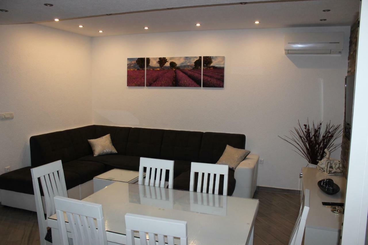 טרוגיר Apartment Lucky With Jacuzzi מראה חיצוני תמונה