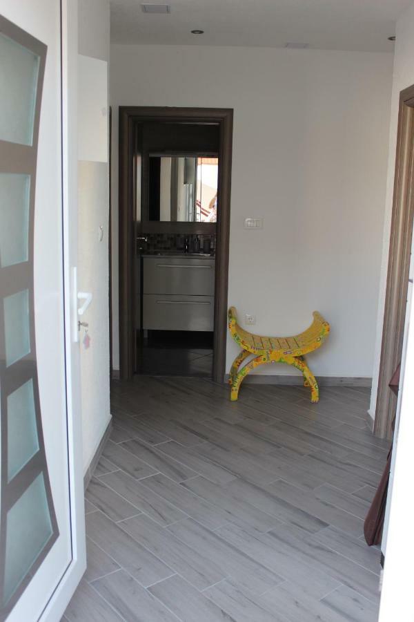 טרוגיר Apartment Lucky With Jacuzzi מראה חיצוני תמונה