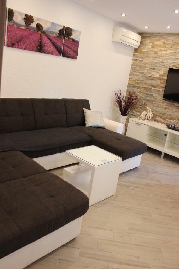 טרוגיר Apartment Lucky With Jacuzzi מראה חיצוני תמונה